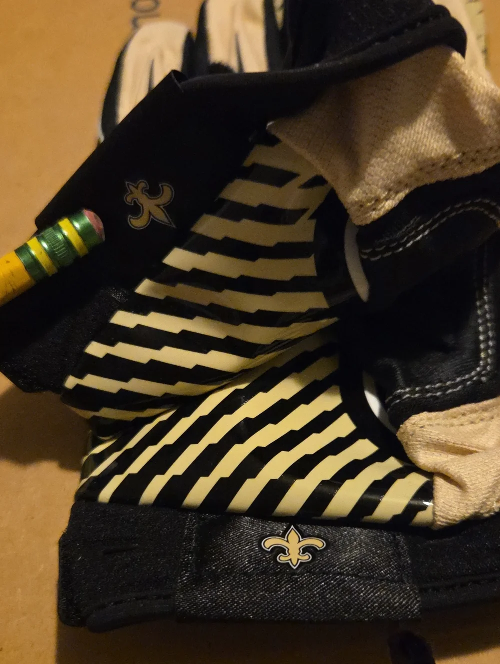 NikeTeam Edition NFL Orleans Saints Black & Gold FOOTBALL Gloves ⚜️ 🏈⚜️🏈
